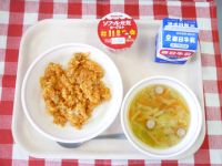 チキンライス・牛乳・ジャーマンスープ・ヨーグルト