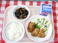 ごはん・牛乳・とりにくのパン粉焼き・そえやさい・ひじきのにもの
