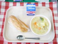 パン・牛乳・クリームシチュー