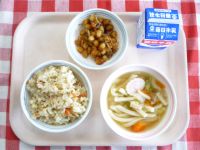 とりごぼうごはん・牛乳・だいずとじゃこのあげに・かやくうどん