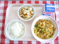 ごはん・牛乳・はるさめのいためもの・こうやのにもの