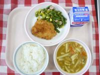 ごはん・牛乳・さかなのフライ・いんげんソテー・カレーうどん