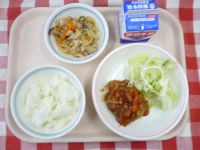 ごはん・牛乳・にくだんごのやさいあんかけ・キャベツ・きりぼしだいこんのにもの
