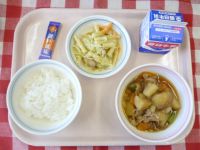 ごはん・牛乳・にくじゃが・やさいのカレーいため・ふりかけ　