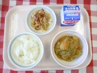 ごはん・牛乳・じゃがいものカレーそぼろに・うめおかかいため