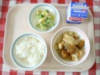 ごはん・牛乳・だいこんのにもの・ブロッコリーのカレーサラダ