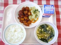 ごはん・牛乳・マグロのケチャップ煮・やさいソテー・かき玉汁