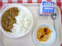 カレーライス・牛乳・フルーツポンチ