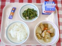 ごはん・牛乳・だいこんのにもの・いんげんソテー・ふりかけ