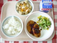 ごはん・牛乳・白花豆コロッケ・ブロッコリーソテー　こうやのにもの