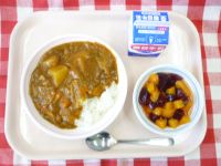 カレーライス・牛乳・フルーツポンチ