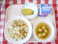 きんぴらずし・牛乳・さつまいものてんぷら・すましじる