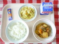 ごはん・牛乳・にくじゃが・やさいのカレーいため・ふりかけ