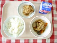 ごはん・牛乳・とりにくのパン粉焼き・ちくぜんに