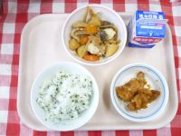 わかめごはん・牛乳・とりにくのレモンあげ・けんちんに