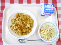 カレーピラフ・牛乳・マカロニのマヨネーズいため