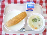 パン・牛乳・クリームシチュー