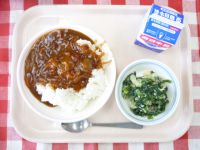 ハヤシライス・ぎゅうにゅう・ポパイサラダ