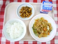 ごはん・ぎゅうにゅう・はるさめのいためもの・だいずとじゃこのあげに