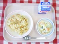 ウインナーピラフ・ぎゅうにゅう・ポテトサラダ