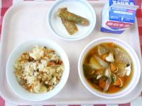 ごもくごはん・ちくわのいそべあげ・けんちんじる