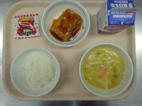 ごはん・牛乳・とりつくねのてりやき・はくさいのクリーム煮・節分の豆