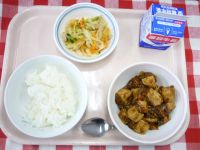 ごはん・牛乳・マーボーどうふ・あまずあえ