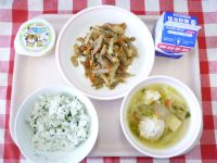 わかめごはん・牛乳・ごもくきんぴら・とり肉だんごスープ・こどものひデザート
