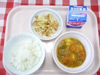 ごはん・牛乳・じゃがいものカレーそぼろ・うめおかかいため