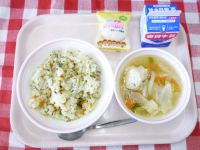 高菜チャーハン・牛乳・とり肉だんごスープ・とうにゅうミニだいふくもち