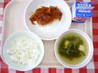 ごはん・牛乳・さかなのやさいあんかけ・ワカメスープ