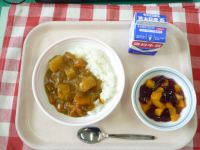 カレーライス・牛乳・フルーツポンチ