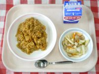 カレーピラフ・牛乳・マカロニのマヨネーズいため