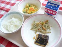 ご飯　牛乳　魚の照り焼き　ごぼうサラダ　高野豆腐の卵とじ