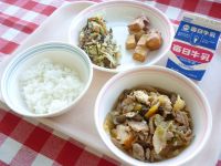 ご飯　牛乳　肉豆腐　キャベツとひじきの甘酢和え　キャラメルポテト