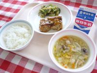 ご飯　牛乳　かわりハンバーグ　青菜と白菜のごま和え　野菜スープ