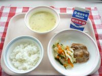 ご飯　牛乳　鶏の照り焼き　マーマレードサラダ　コーンスープ