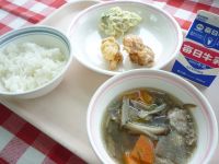 ご飯　牛乳　鶏の梅酢揚げ　さつま芋サラダ　けんちん汁