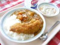 ［セレクト］豚カツカレー　か　ささみカツカレー　牛乳　フルーツヨーグルト