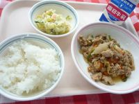 ご飯　牛乳　豚肉の生姜焼き　ポテトサラダ