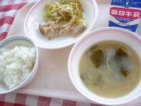 ご飯　牛乳　鶏のしょうが焼き　梅おかか和え　みそ汁