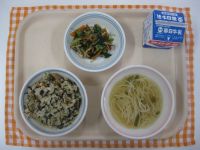 ひじきごはん、やさいののり和え、そうめん汁