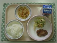 ごはん、とりのゴマてりやき、ブロッコリーサラダ、切り干し大根のにもの