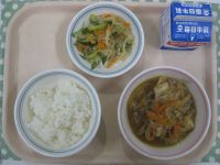 ごはん、すきやき風煮、ハリハリサラダ