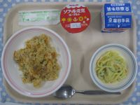 キムチチャーハン、スパゲティーサラダ、ヨーグルト