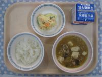 ごはん、肉豆腐、ポテトサラダ