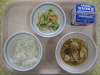 ご飯、厚揚げの野菜あんかけ、ブロッコリーサラダ