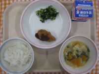 ご飯、ささみのフライ、ブロッコリーののりあえ、かぼちゃのみそ汁