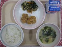 ご飯、鶏肉のたつた揚げ、野菜のおかかあえ、切干し大根の煮物