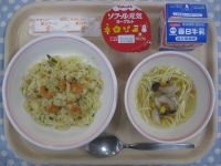 エビピラフ、スープスパゲティ、ヨ－グルト